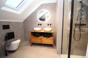 En-Suite- click for photo gallery